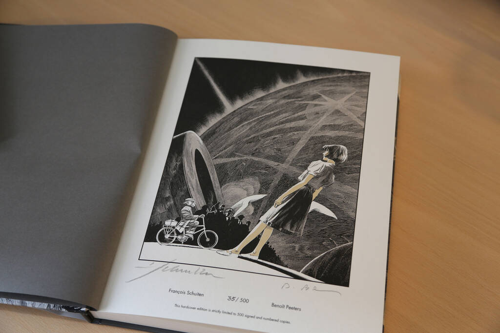 Schuiten - Peeters - TIRAGE DE LUXE The Leaning Girl - L'enfant penchée (UK version) - Signé et limité – Image 2